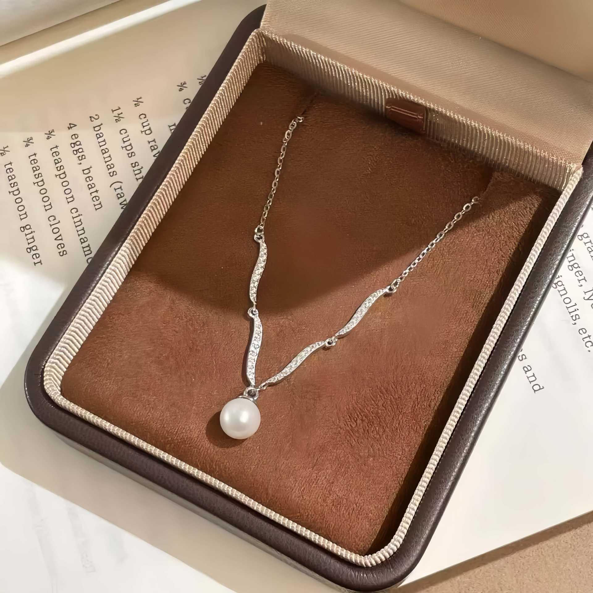 18K Gold-Plated S925 Silver Wave Pendant with Diamond and Pearl - Elegant, Versatile Clavicle Chain Design S925 Silver