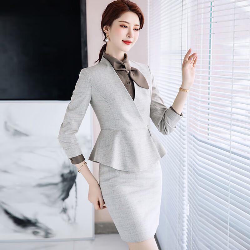 

Женский профессиональный костюм-тройка 3XL