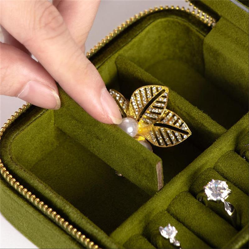 1PC Green Velvet Travel Jewelry Storage Box With Mirror Necklace Ring Earrings Zipper Storage Box Jewelry Display Case Organizer
