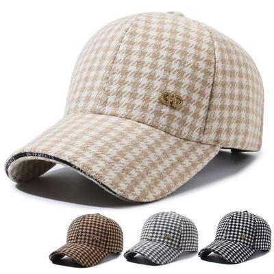 Kopfbedeckungen – Barette & Caps