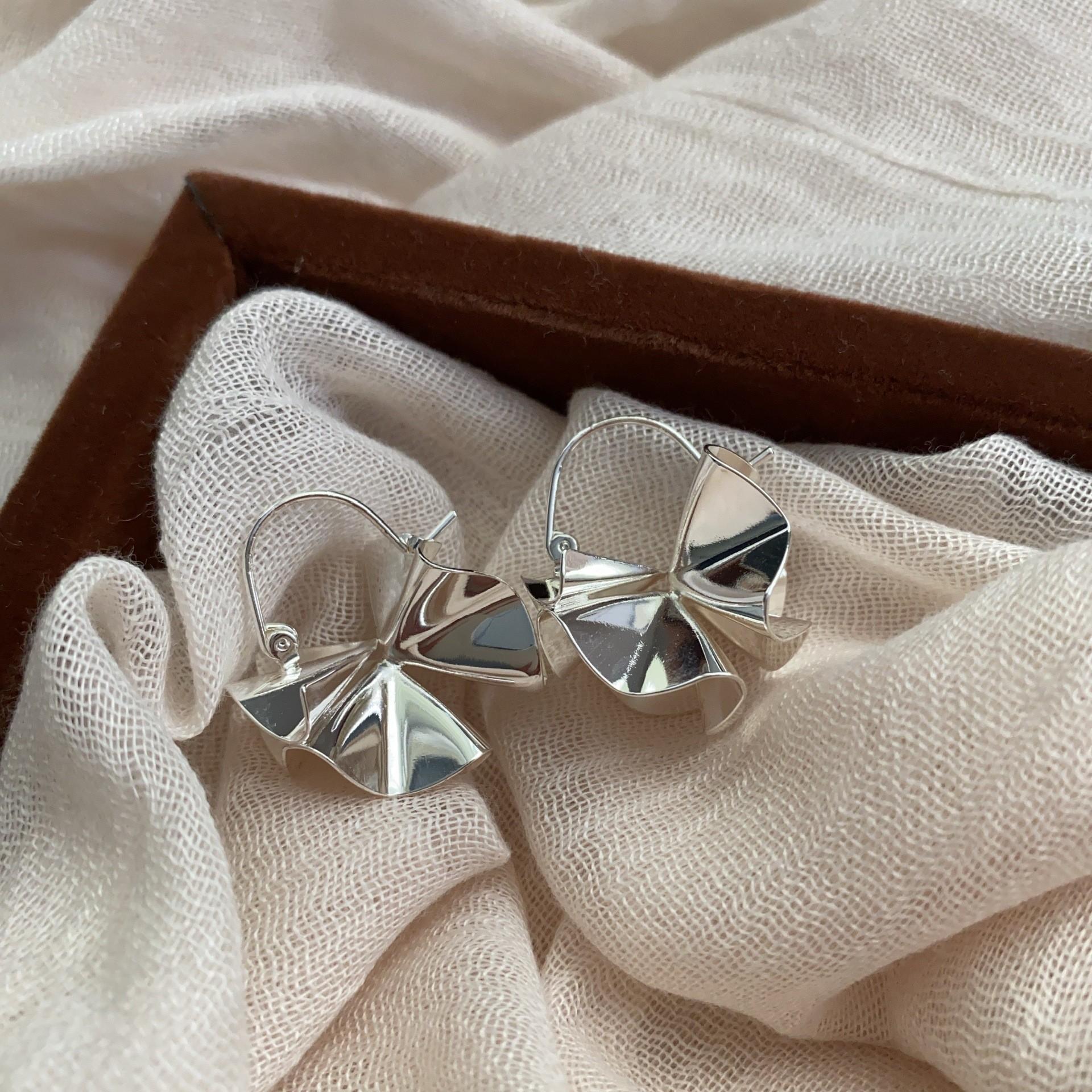 Геометрические длинные серьги-капли Серьги интернет-знаменитости Элегантность Легкая роскошь Изысканные модные длинные серьги