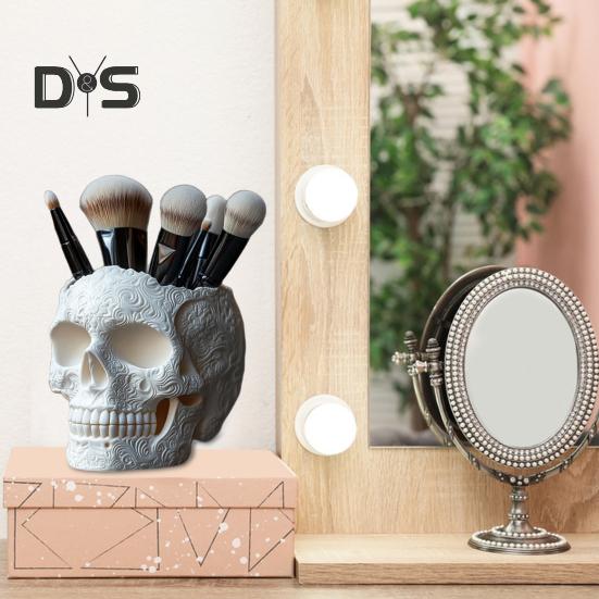 Makeup Brush Holder Skull Shape Large Capacity Makeup Brush Container Sturdy Resin Construction Storage Organizer