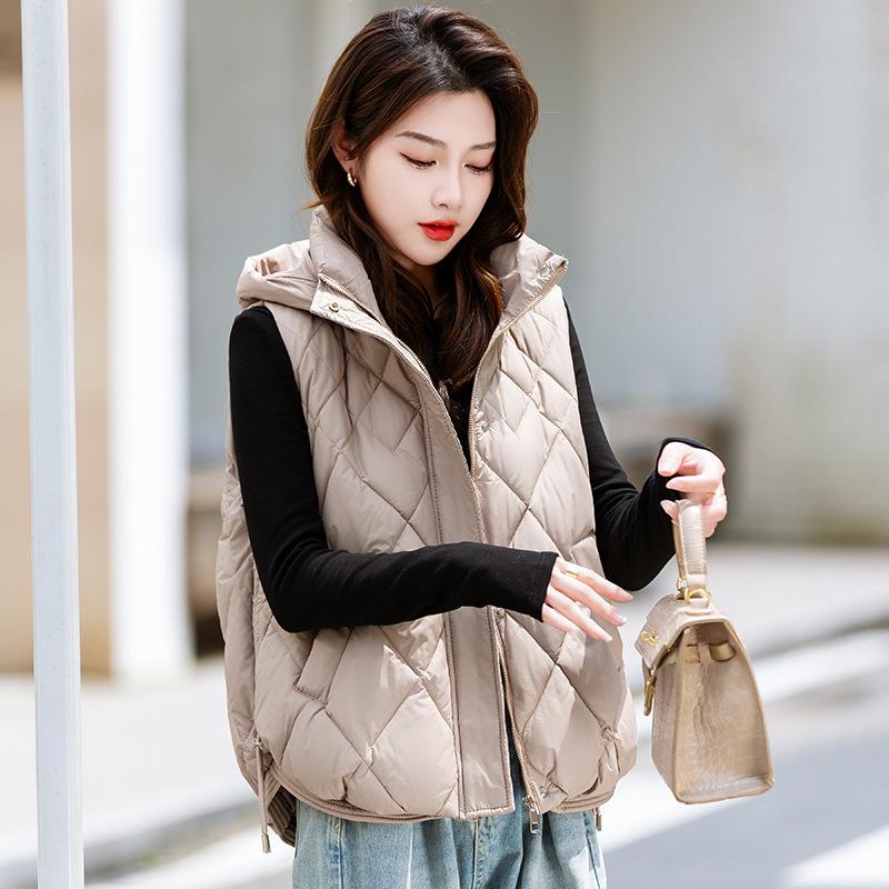 Gilet Trapuntato con Cappuccio Dimagrante Taglie Forti da Donna - Stile Coreano Autunno/Inverno 2025 Cotone Piumino