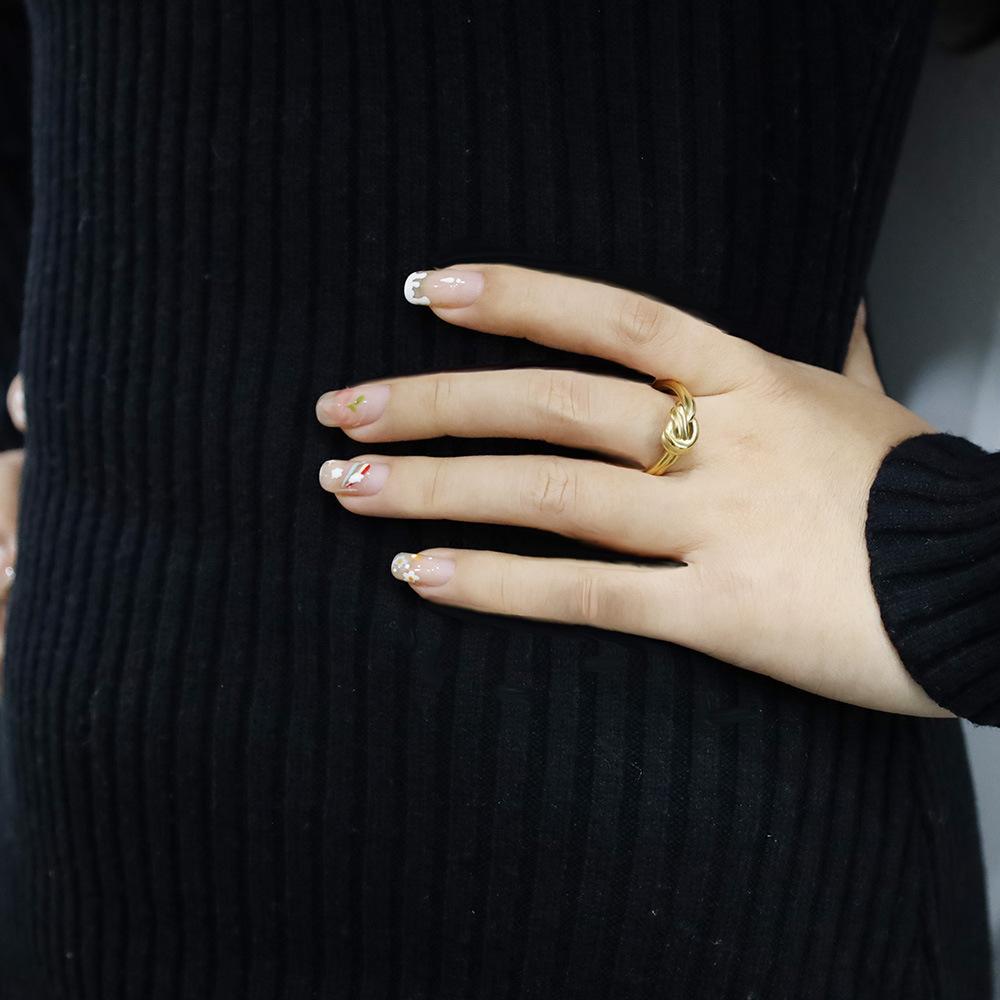 Retro Knotted Titanium Steel Ring Women'S Niche High-End Light Luxury Ring 18K Gold Niche Jewelry Does Not Fade