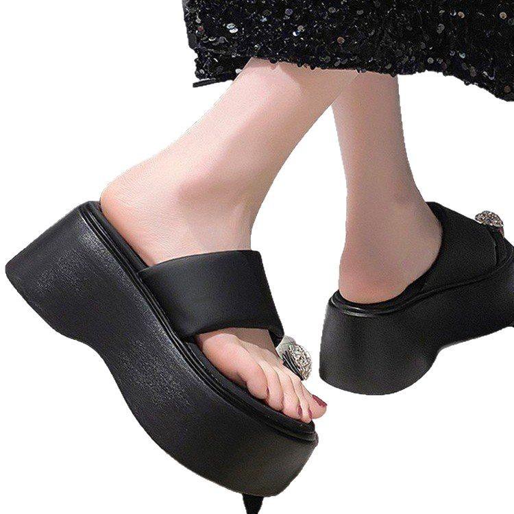 Thick-soled Set of Toes Internet Celebrity Slippers Women's Super Fire Wear 2025 New Summer High-end Small Rhinestone Sandals Drag