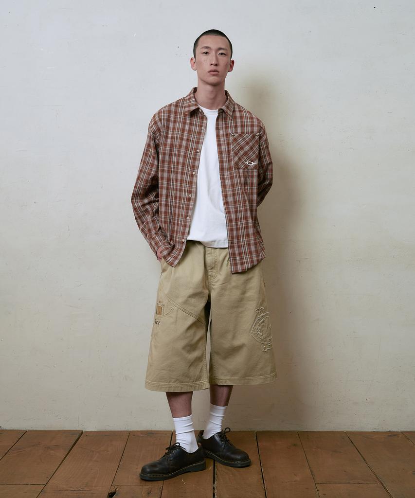 Lujeoseukeulleob Lc Logo Applique Bermuda Cotton Pants Beige