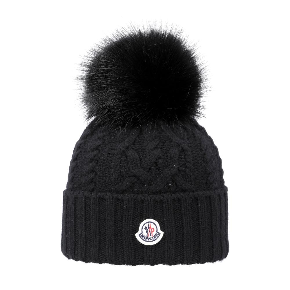 Moncler Muts met Pompon en Logo Patch in Zwart 3b00041 M4506 999 3B00041 M4506 999 black