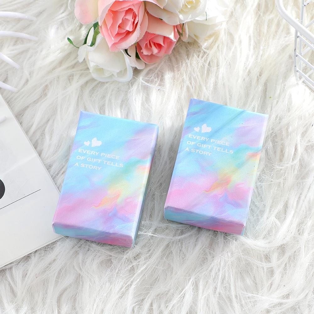 Cutie cadou colorată cu capac rabatabil pentru ambalarea bijuteriilor, rujului și parfumului