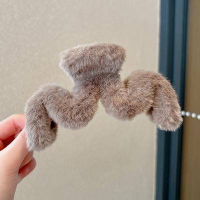 Fashion Autumn and Winter Plush Grab Clip Women's Winter Back Head Hair Shark Clip Hairpin Hairpin Large Hairy Hairpin Headwear