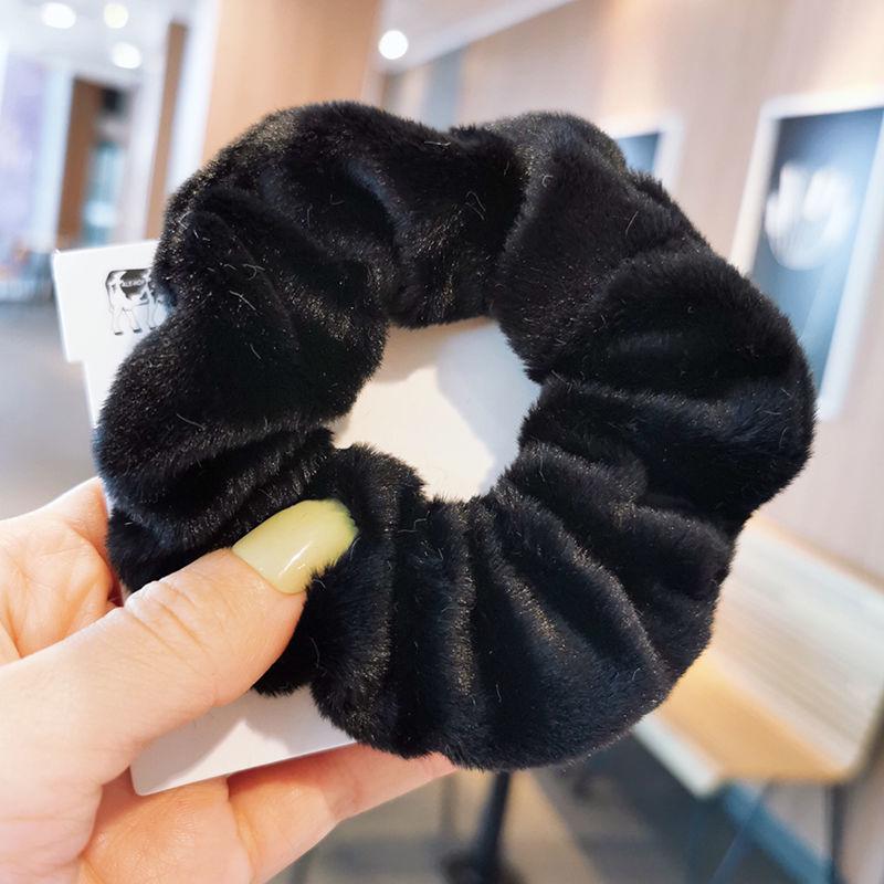 

Пушистая плюшевая резинка-скранчи - Резинка для волос в виде круга толстой кишки для женщин и девушек, Универсальный аксессуар для волос, Нежная к волосам, Идеально подходит для осени и зимы.