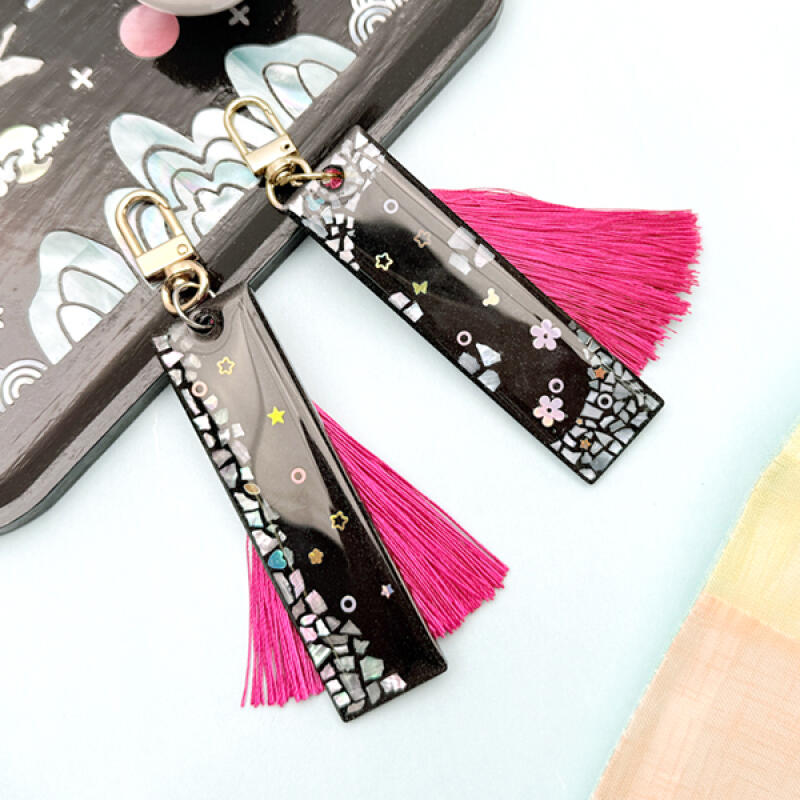 Making a Mother-of-Pearl Resin Keychain - 1-Person Set