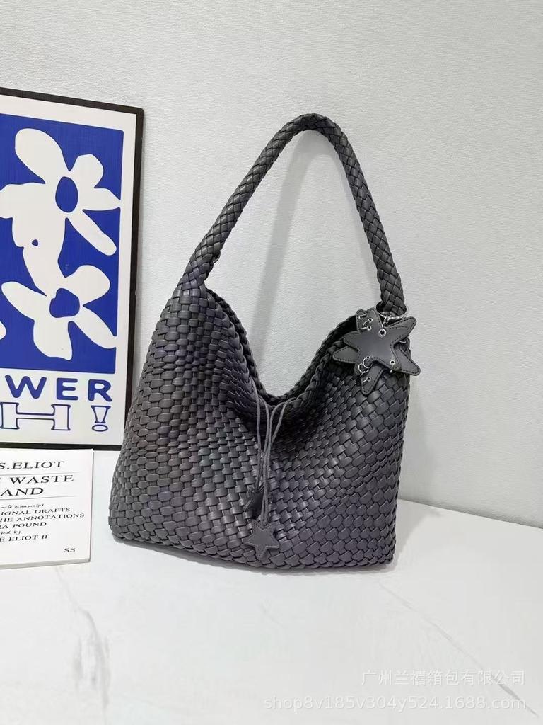 Sense design hand-woven bag large capacity tote bag casual lazy wind single shoulder underarm bucket bag