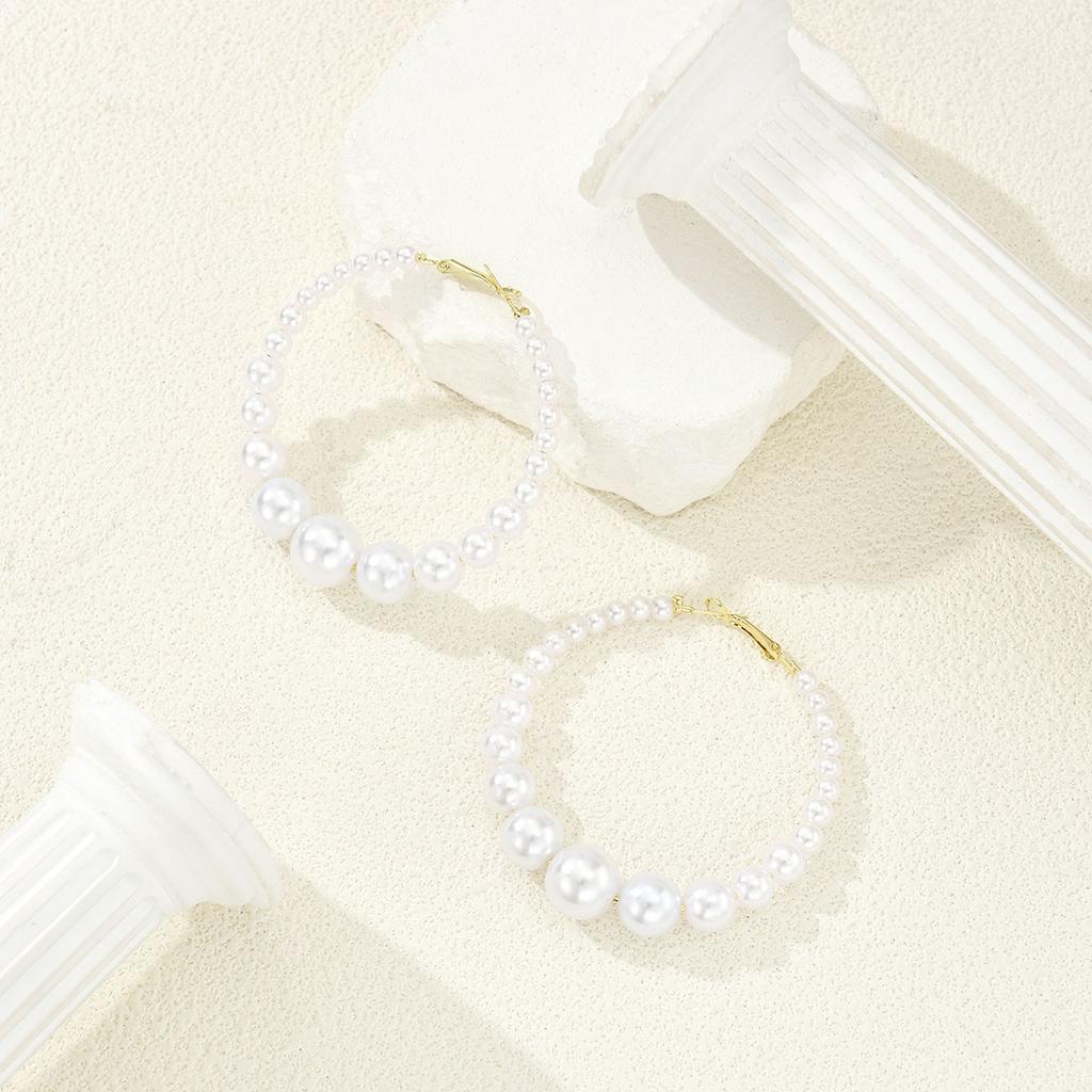 1 Pair Elegant Imitation Pearl Hoop Earrings For Women Simple White Color Circle Hoop Earrings Trendy Wedding Party Jewelry 2026