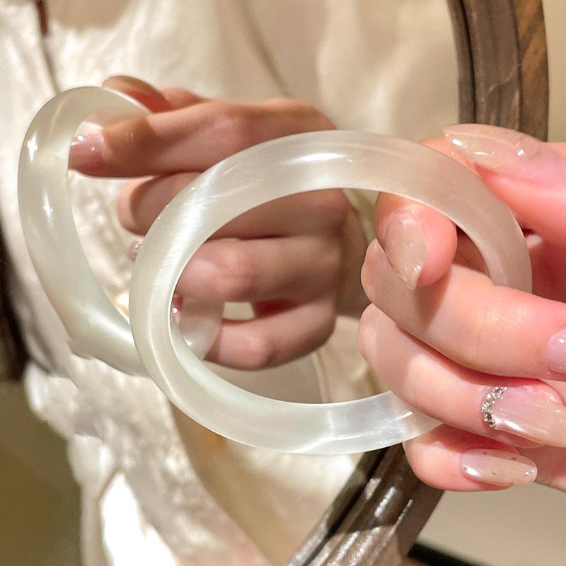 Gold-Plated Geometric Open Bangle – Korean-Style, Luxury Retro Bracelet with Unique Design for Women