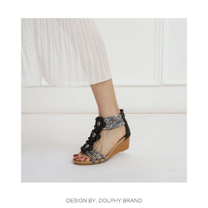 Босоножки на танкетке — фото 7