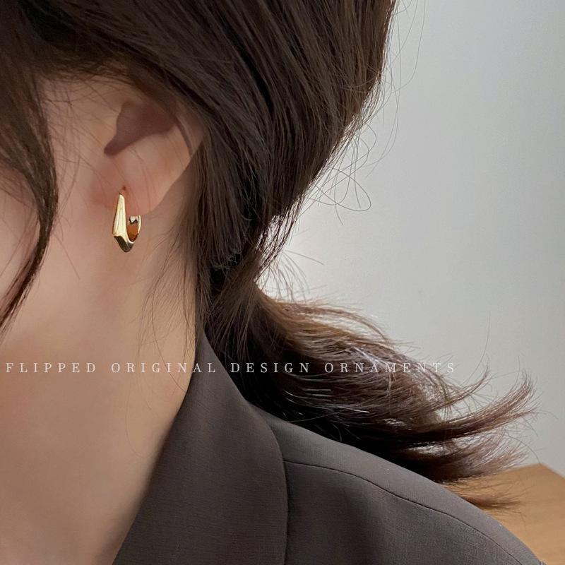 Geometric Irregular C-shaped Earrings Women s Fashion Small Simple Versatile Earrings A Frigid Wind Earrings Tide