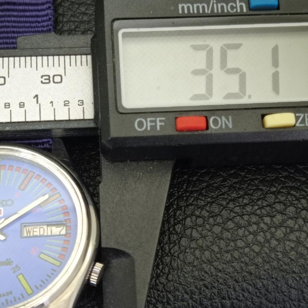 JAPAN VINTAGE SEIKO 5 AUTOMATIC MENS BLUE COLOR DIAL WATCH A701630-5 R206c-a701630