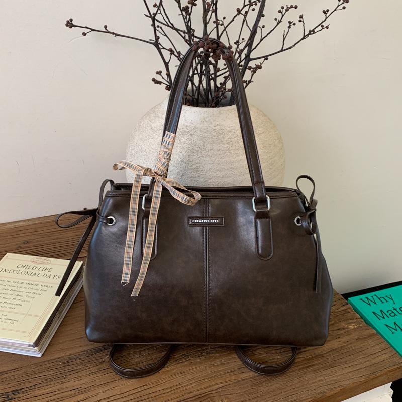 Retro Large-capacity Tote Bag Women's New Autumn and Winter Versatile Shoulder Bag Premium Commuter Backpack