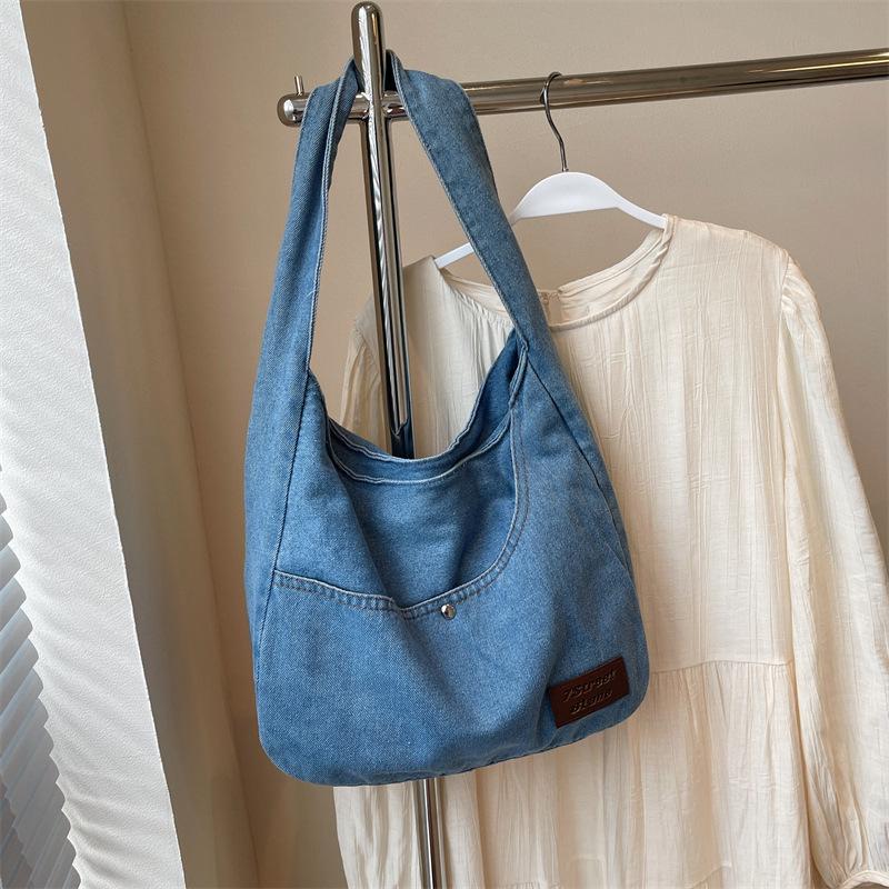 Large Capacity Casual Retro Denim Bag Women's 2025 New Casual Fashion Simple Shoulder Bag Class Commuter Bag