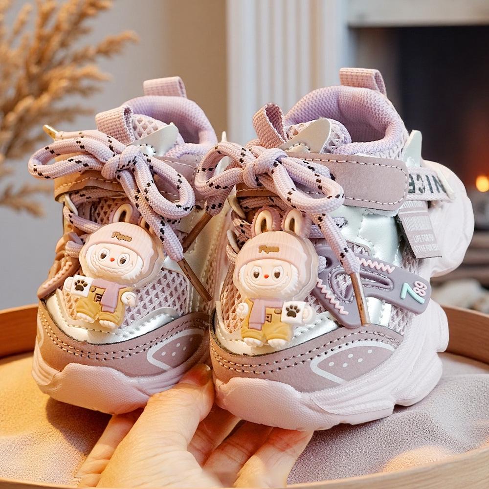 Toddler Shoes: New Soft-Sole Non-Slip Cartoon Baby Shoes for Ages 1-2, Breathable for Spring and Autumn.
