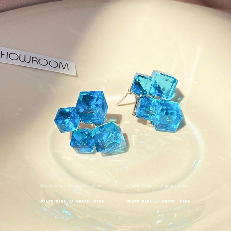 

Save Ice! Royal Blue Geometric Crystal Stud Earrings Accessible Luxury Fancy Generous Earrings Refined Wild Earrings Women Royal blue geometric crystal stud earrings