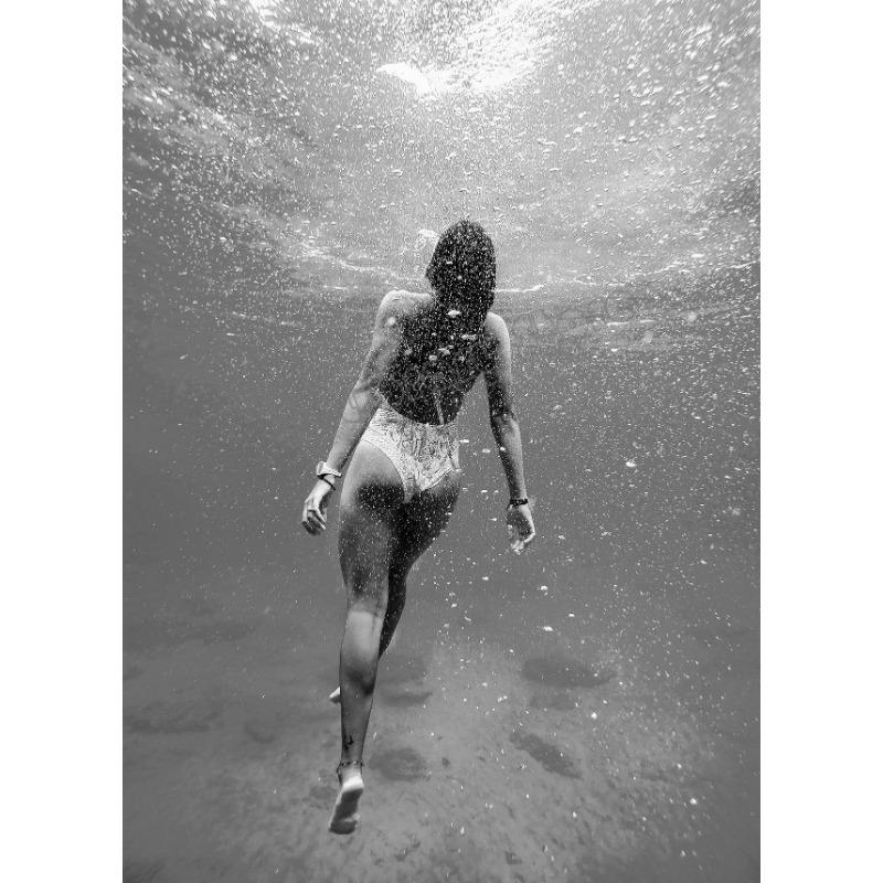 Schwarzweiß Frauen sonnen sich am Strand Surferinnen Fotografie Poster Leinwand Malerei Wandkunst Bilder Heiminneneinrichtung