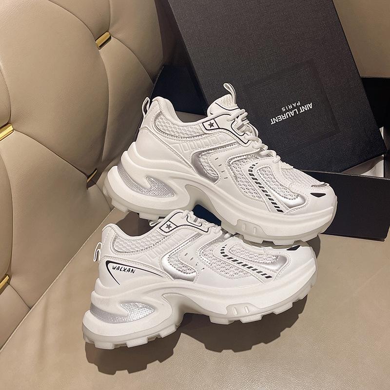 Höhenvergrößernde Dad-Schuhe Damen 2024 neu vielseitig gebraten Street dicksohlige Retro atmungsaktives Mesh leichte lässige Sportschuhe Tide