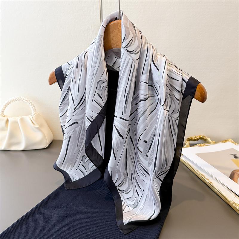 Luxury Designer 70cm Square Scarves Women's Silk Scarf Spring and Summer Foulard Shawl Bandana Small Hairbands