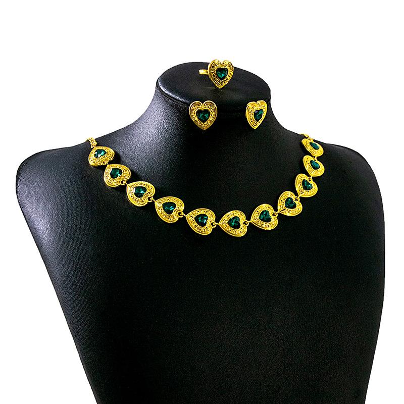 

Retro Court Style Love Jewelry Set, Medieval Personalized Dinner Dress Ring Exaggerated Light Luxury Necklace