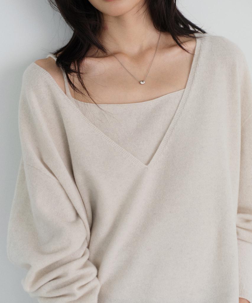 Yulago Yak Wool V-Neck Knit