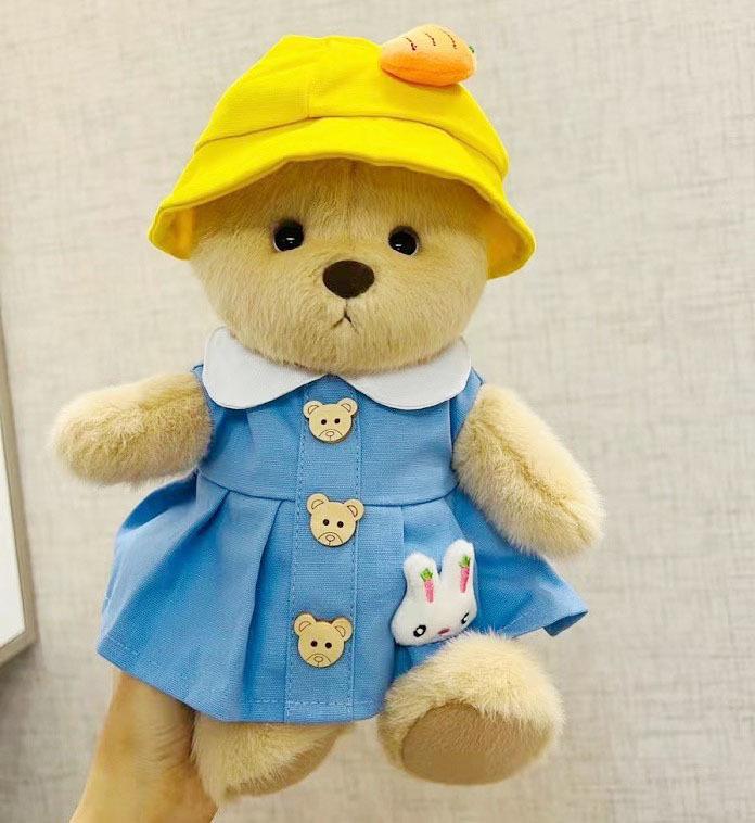 Jucărie de pluș Lina Bear de 30 cm cu pijama de travestit