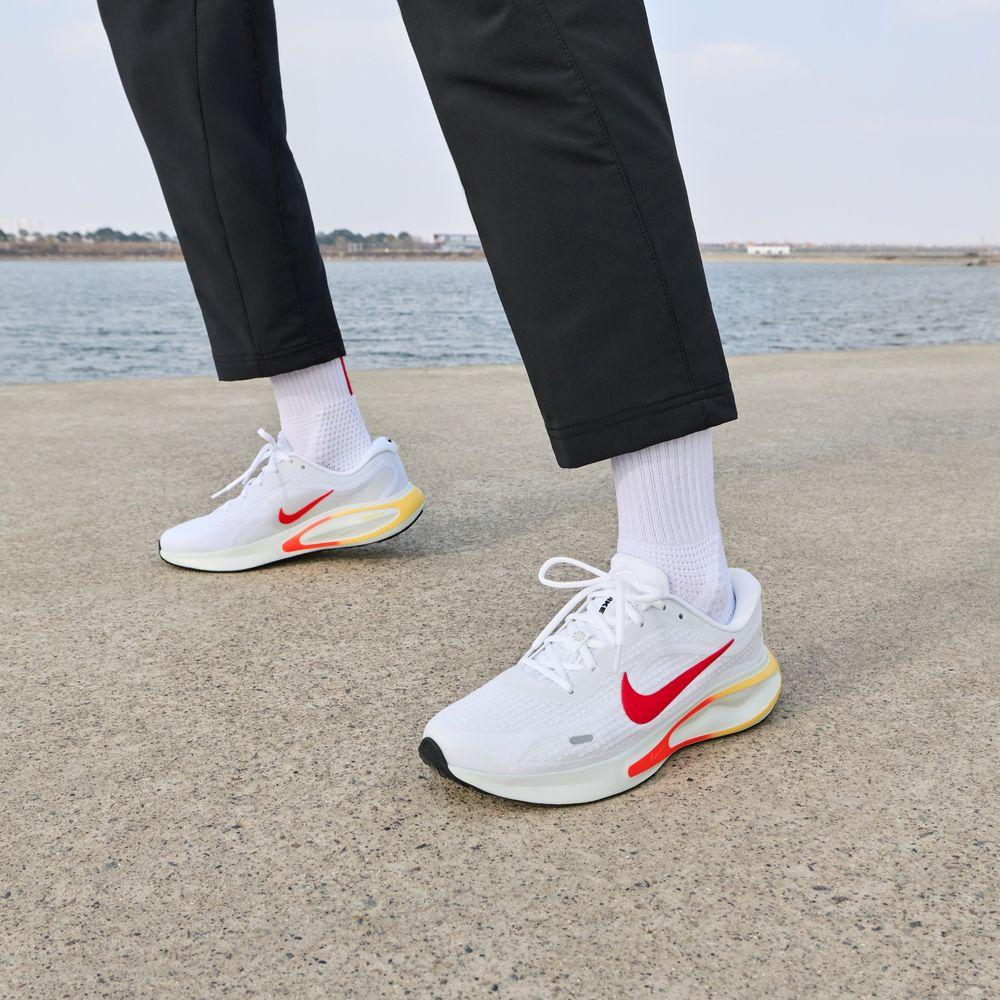 Nike Journey Run White Topaz Gold Crimson 39