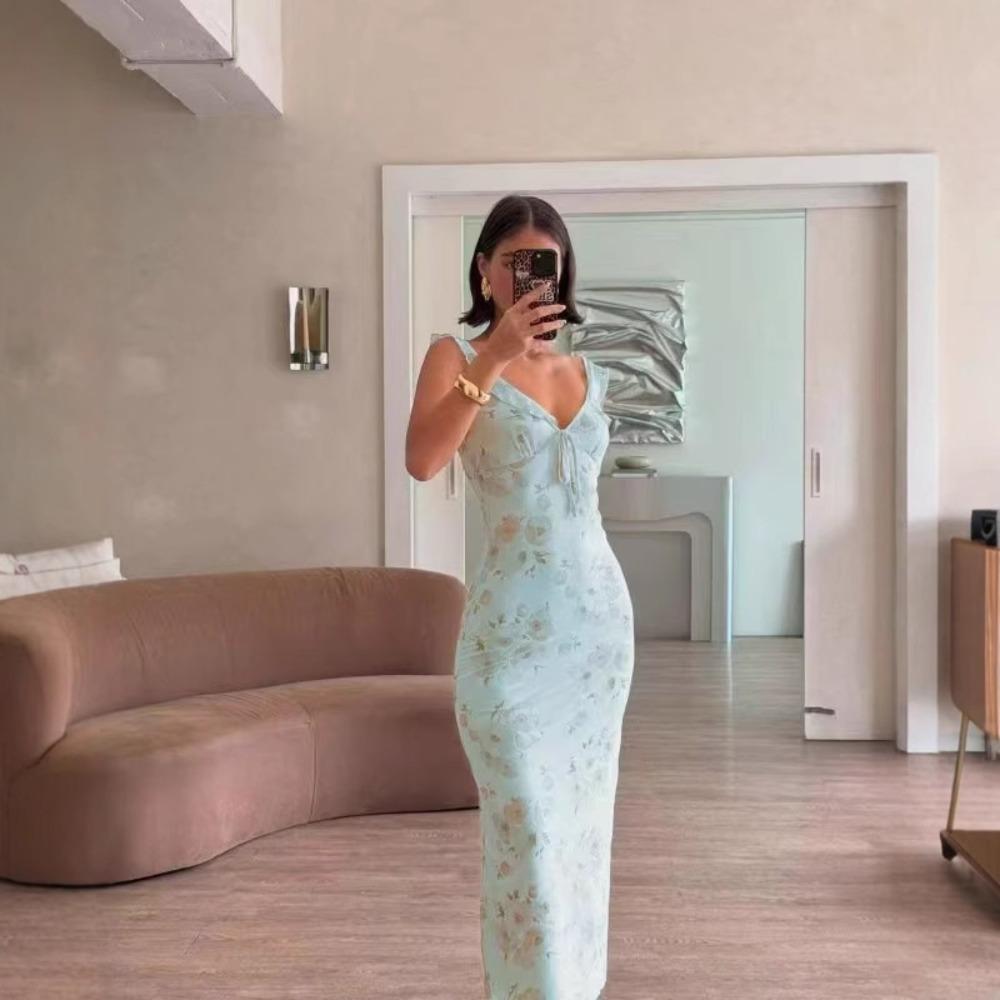 Women's Spaghetti Strap Deep V Maxi Dress Mid Waist All Over Floral Print Slim Fit Vacation Beach Mermaid Long Dress