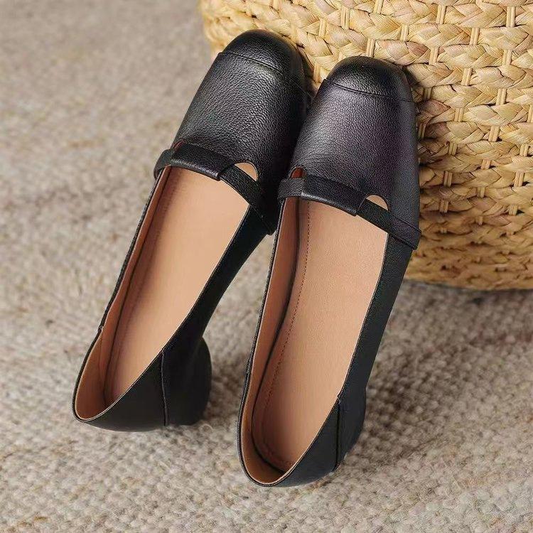 Square head soft sole thick heel leather shoes medium heel soft leather retro spring new soft leather light mouth single shoes