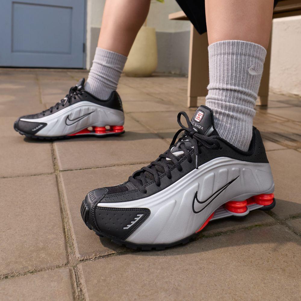 Nike Shox R4 Черный Металлик Серебристый (2025) 39
