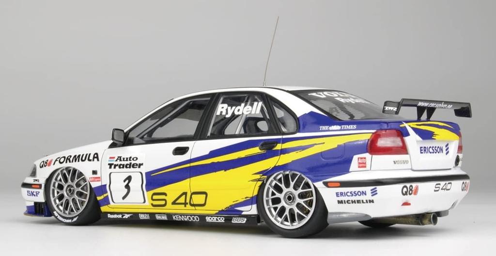 Závodní řada Volvo S40 1997 BTCC Brands Hatch Vítěz Plastový Model PN24034 Platz/NuNu 1/24