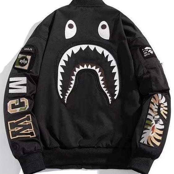 Retro-Baseballuniformen und Pilotenjacken – Trendige Herbst- und Wintermäntel für Damen und Herren