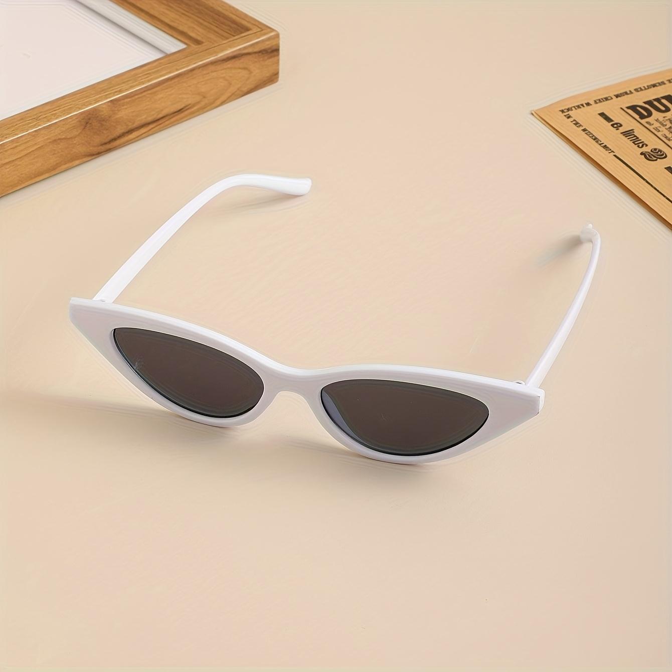 

Small Cat Eye Sunglasses Women Cute Skinny Cat Eye Eyewear Retro Vintage Narrow Cateye Sunglasses black