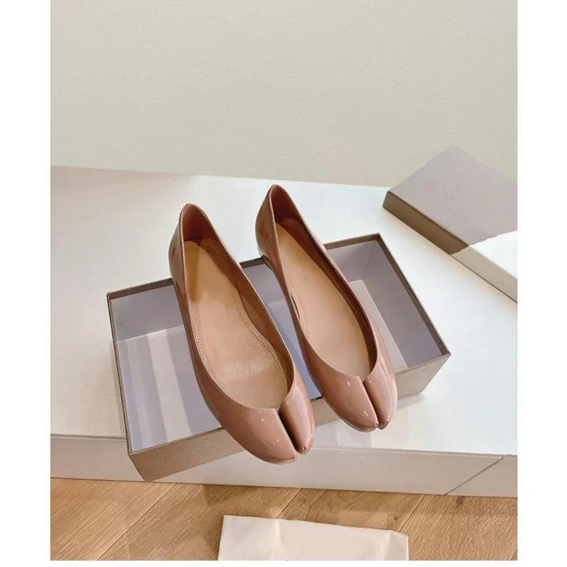 Fashion Women Tabi Ninja Ballet Flats Split Toe Mary Janes Patent Leather Party Shallow Mouth Single Shoes Solid Sandals Ladies Loafers