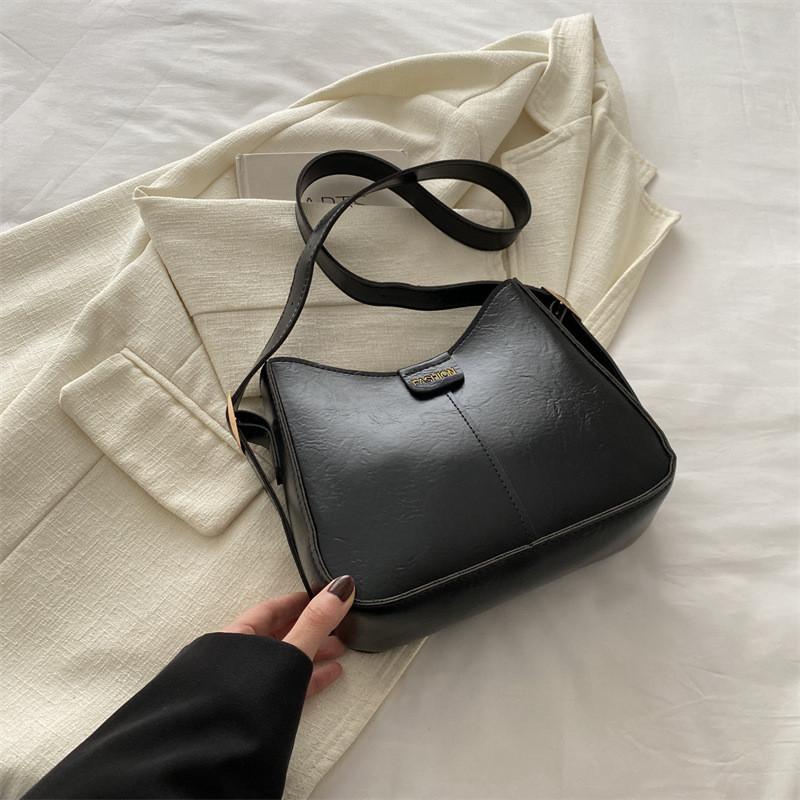 2024 New Spring Fashion Simple Trendy Bucket Bag Retro Shoulder Bag Popular Women s Bag Black