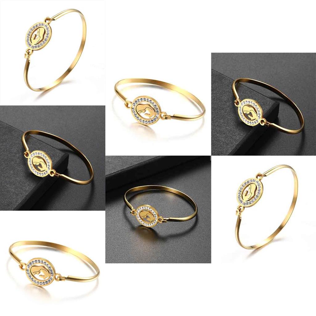 Exquisites vergoldetes einfaches Armreif mit schimmernden Strasssteinen Schmuckstück