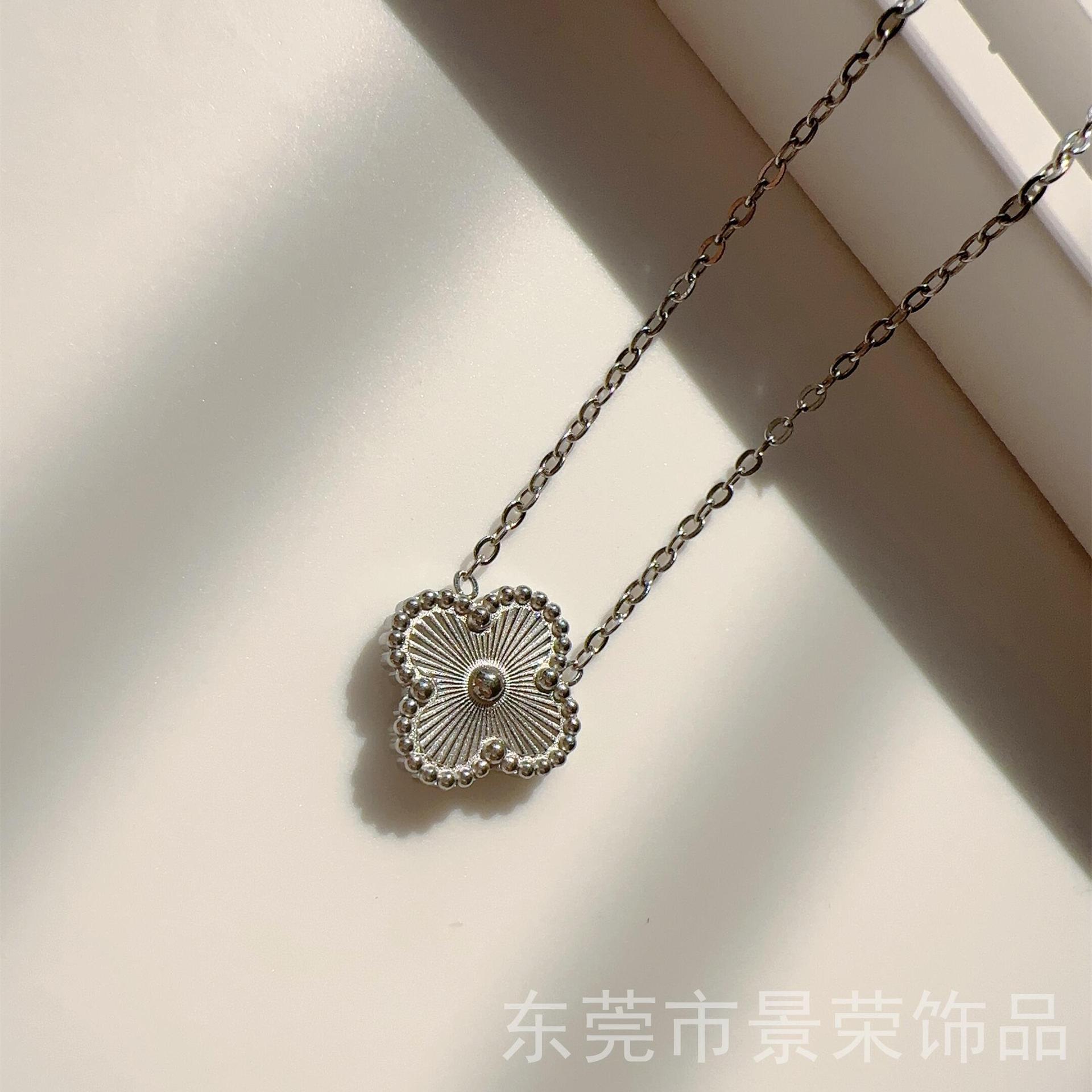 

High-end lucky four-leaf clover necklace MM double-sided fritillary new hot-selling titanium steel stainless steel five-flower necklace