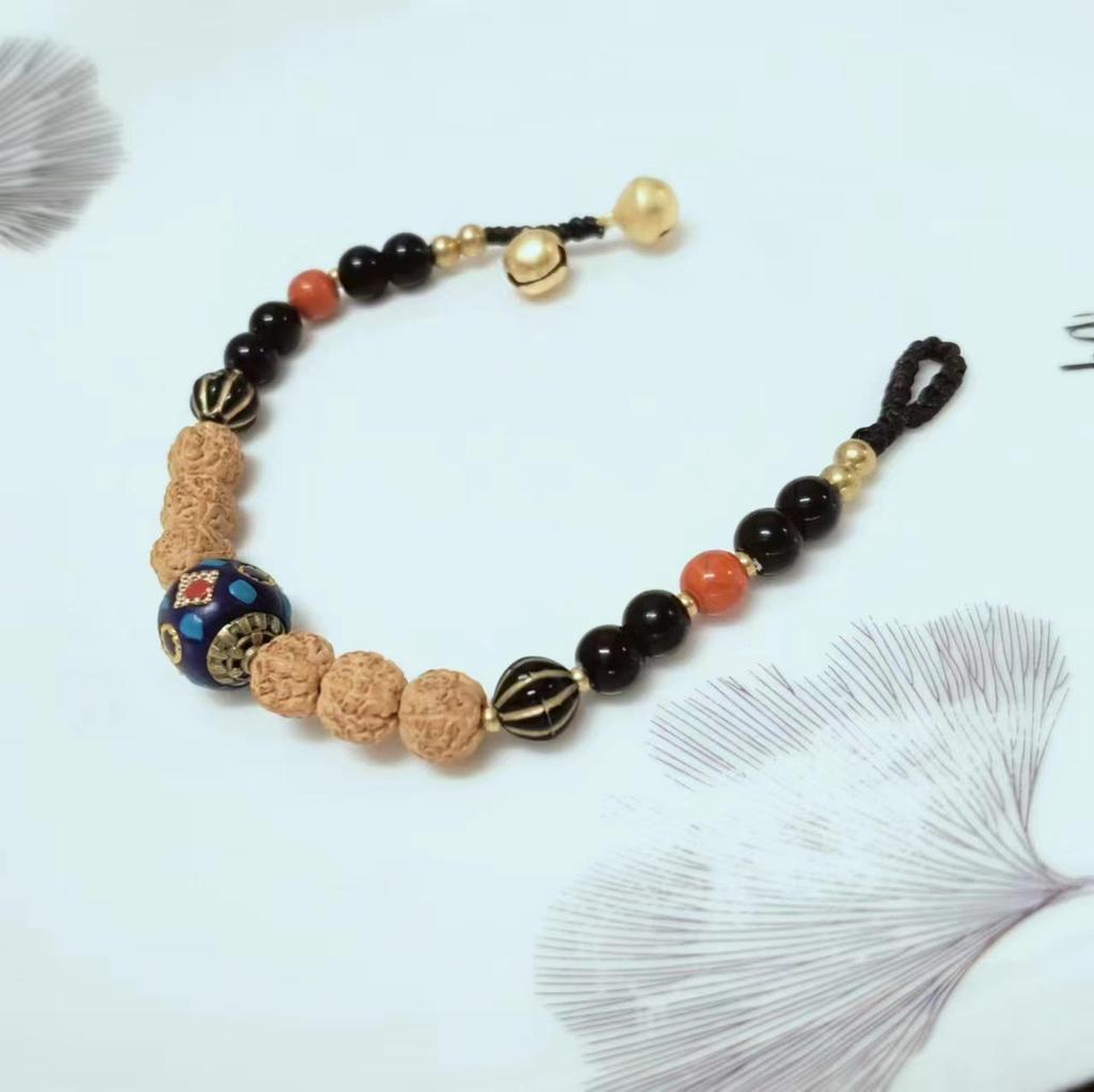 Handmade Chinese Retro Beaded Bracelet: Versatile Ethnic Style for Couples & Friends