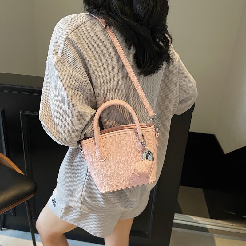 Premium Handbag Bag Women's New Trendy Fashion Versatile Shoulder Bag Commuter Messenger Bucket Bag
