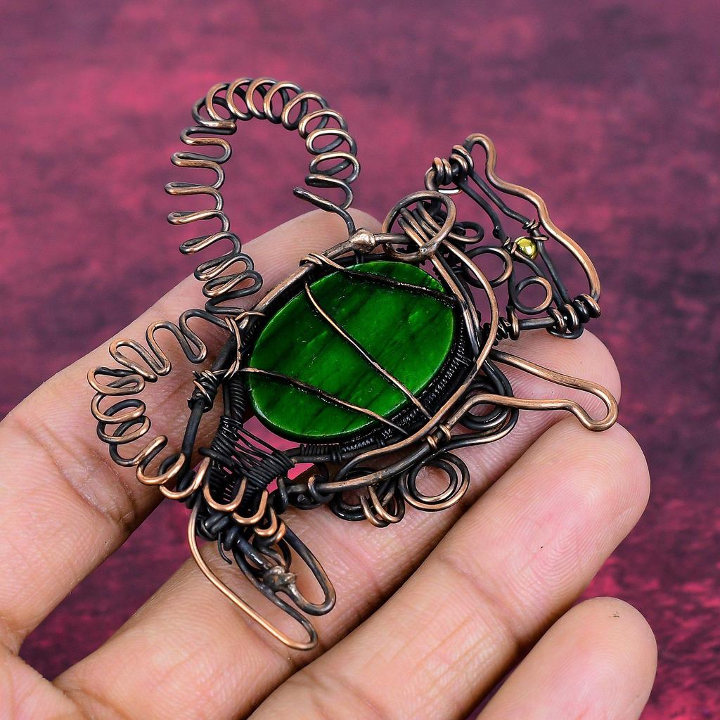 Grüner Feuer Labradorit Edelstein Anhänger Handgefertigter Kupferdraht Wicklung Kaninchen Anhänger