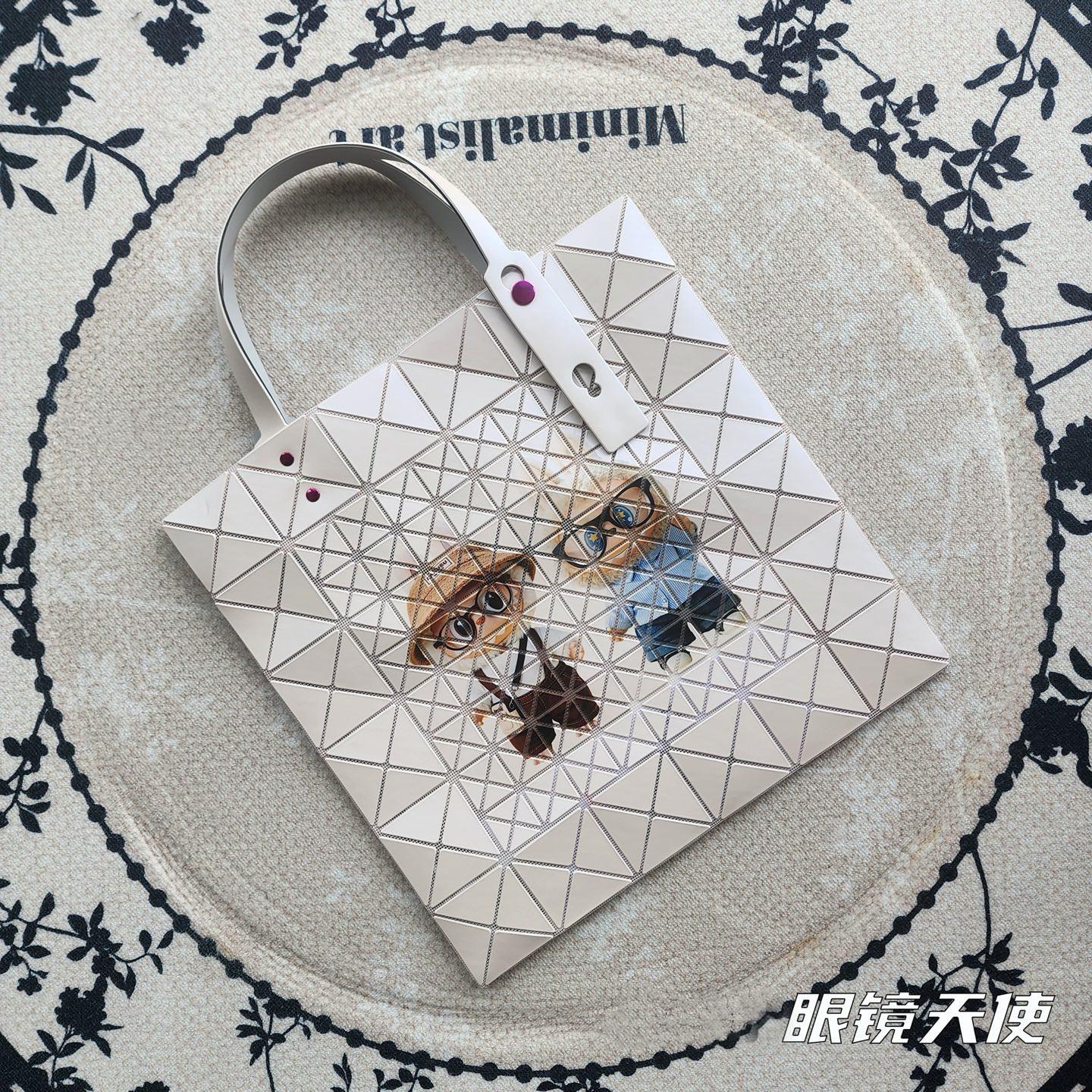 

New six-grid Labubu 6-grid geometric diamond bag shoulder bag handbag tote women 34*34cm