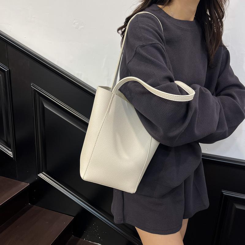 Summer Shoulder Bag Women's New Simple and Versatile Large-capacity Underarm Bag Fashionable Bucket Bag