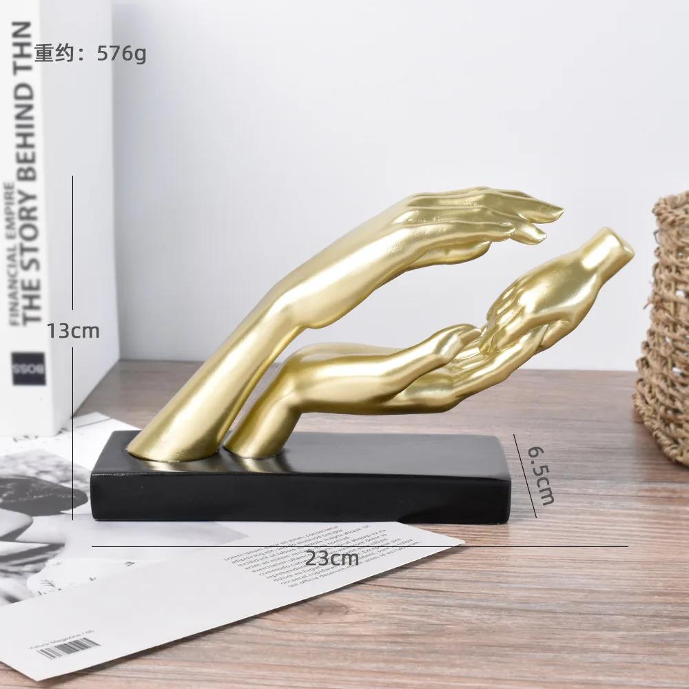 

Golden Hand Arm Couples Hold Hands Family Handshake Resin Handicrafts Decorative Figurines Home Decoration Accessories