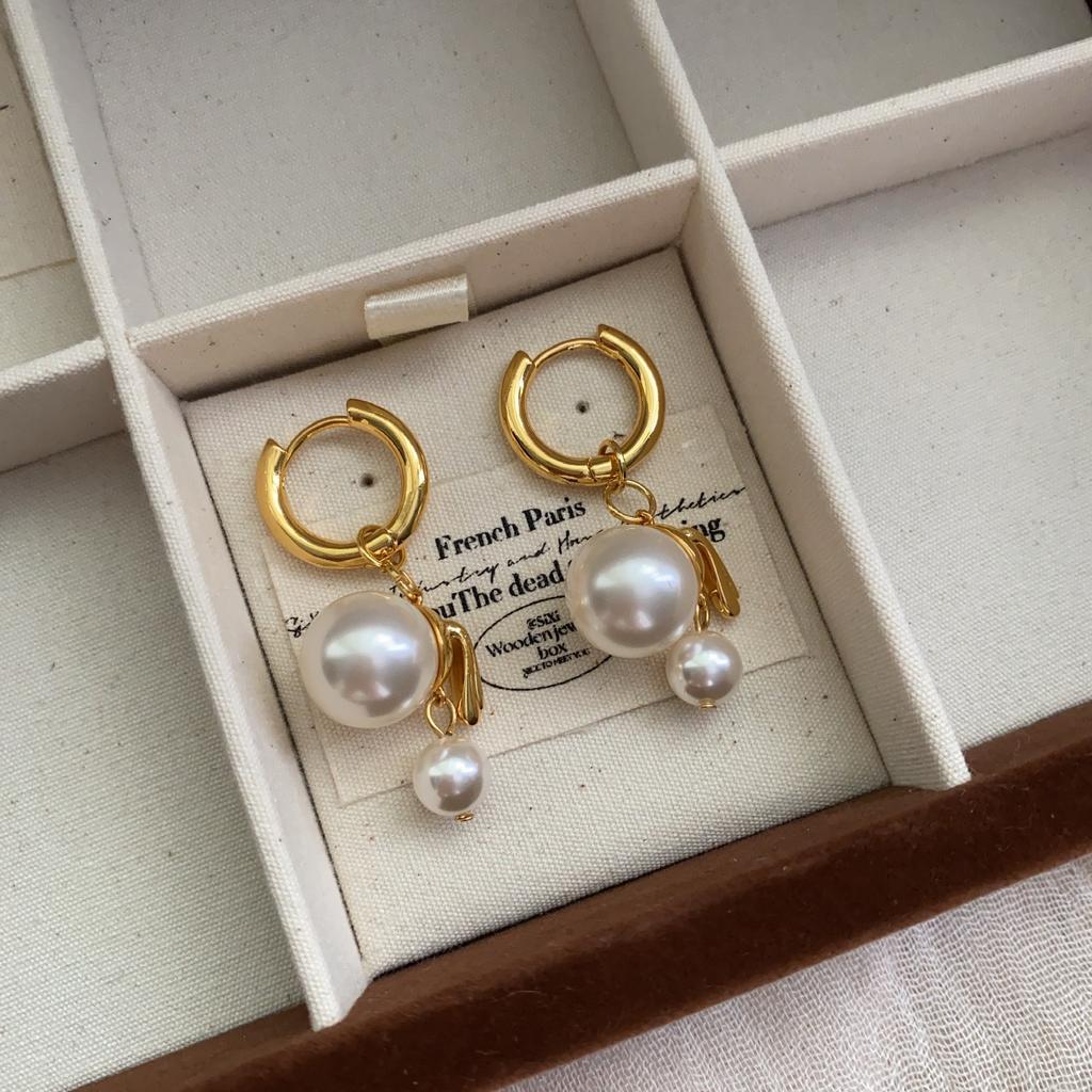 Light Luxury Elegant Pearl Round Earrings, Ear Buckles, Retro Small Fresh Temperament Earrings, Daily Exquisite Fashion and High Sense