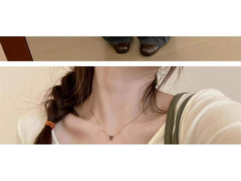 French Chic: Low Neck Knitted Tops for Women - 2025 Spring/Summer Long Sleeve Clavicle Sweater